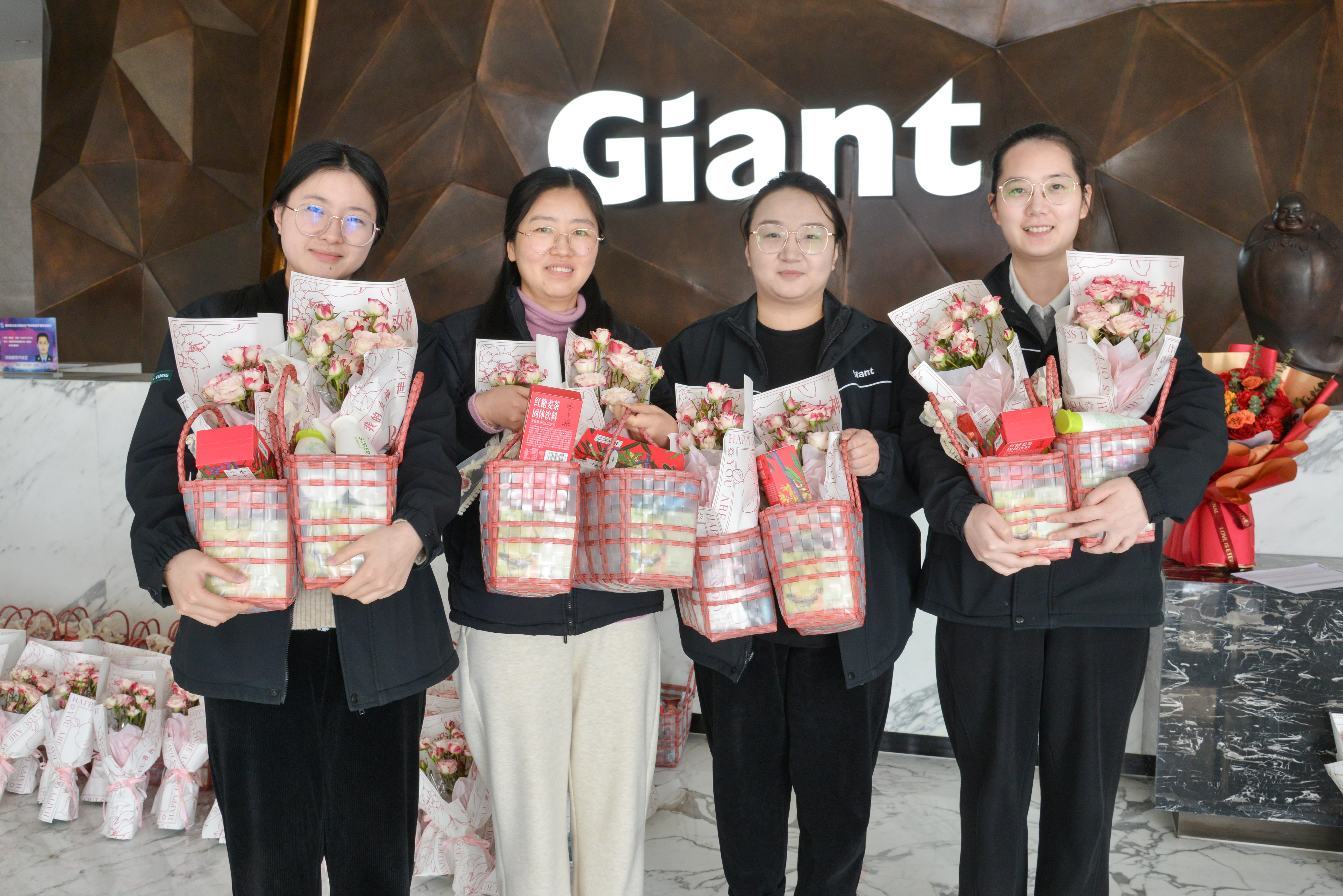 巾幗呈英姿 三春綻繁花——巨人集團婦女節活動 巾幗呈英姿 三春綻繁花——巨人集團婦女節活動