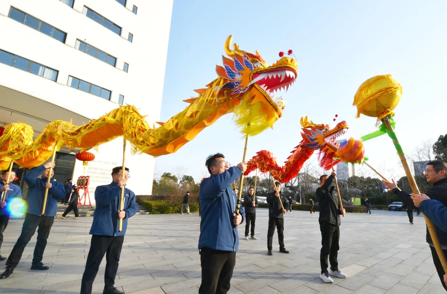 祥蛇映春暉 新歲啟新程——巨人工業園喜迎開工 祥蛇映春暉 新歲啟新程——巨人工業園喜迎開工
