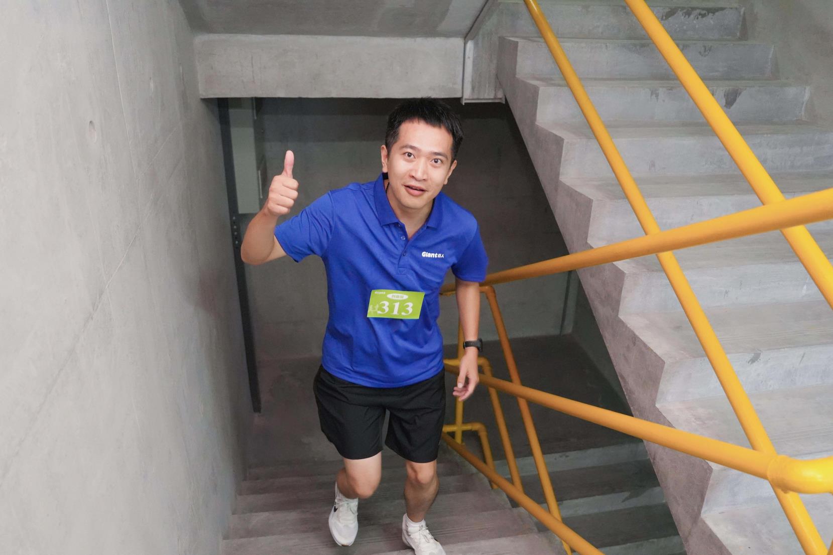 塔下再聚首 攀登勢正雄——巨龍電梯試驗塔第六屆登高跑開賽 塔下再聚首 攀登勢正雄——巨龍電梯試驗塔第六屆登高跑開賽