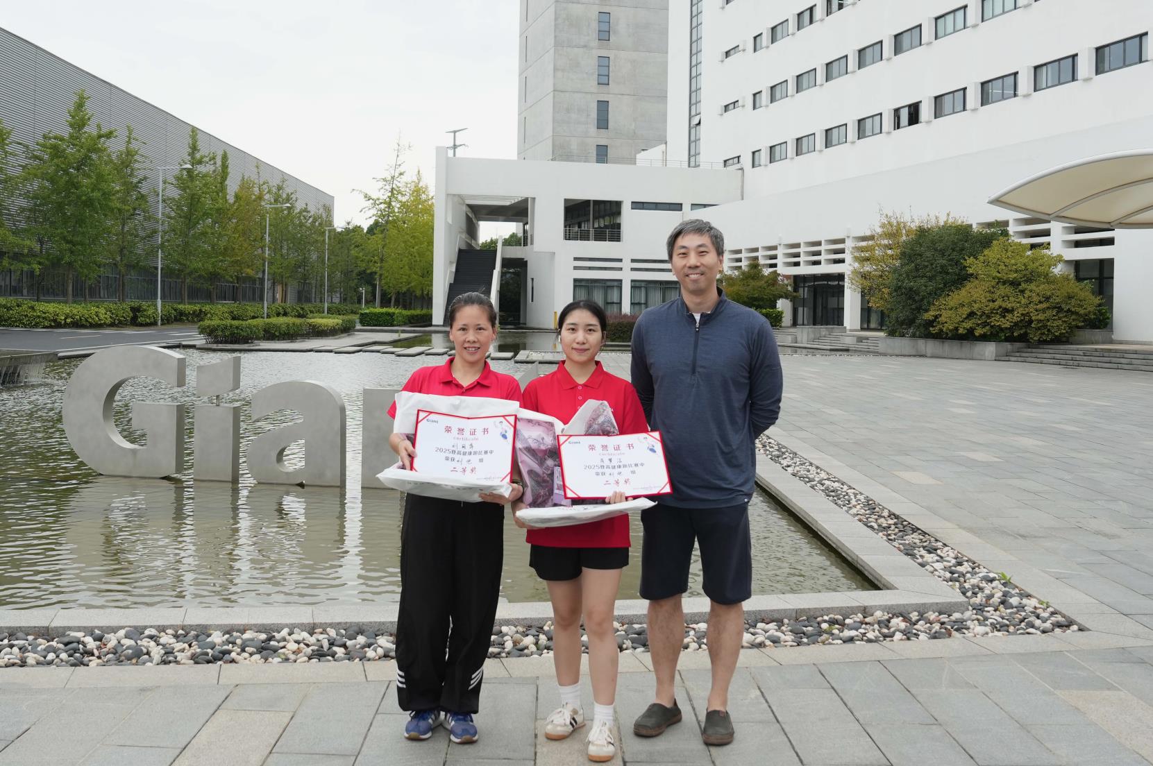 塔下再聚首 攀登勢正雄——巨龍電梯試驗塔第六屆登高跑開賽 塔下再聚首 攀登勢正雄——巨龍電梯試驗塔第六屆登高跑開賽