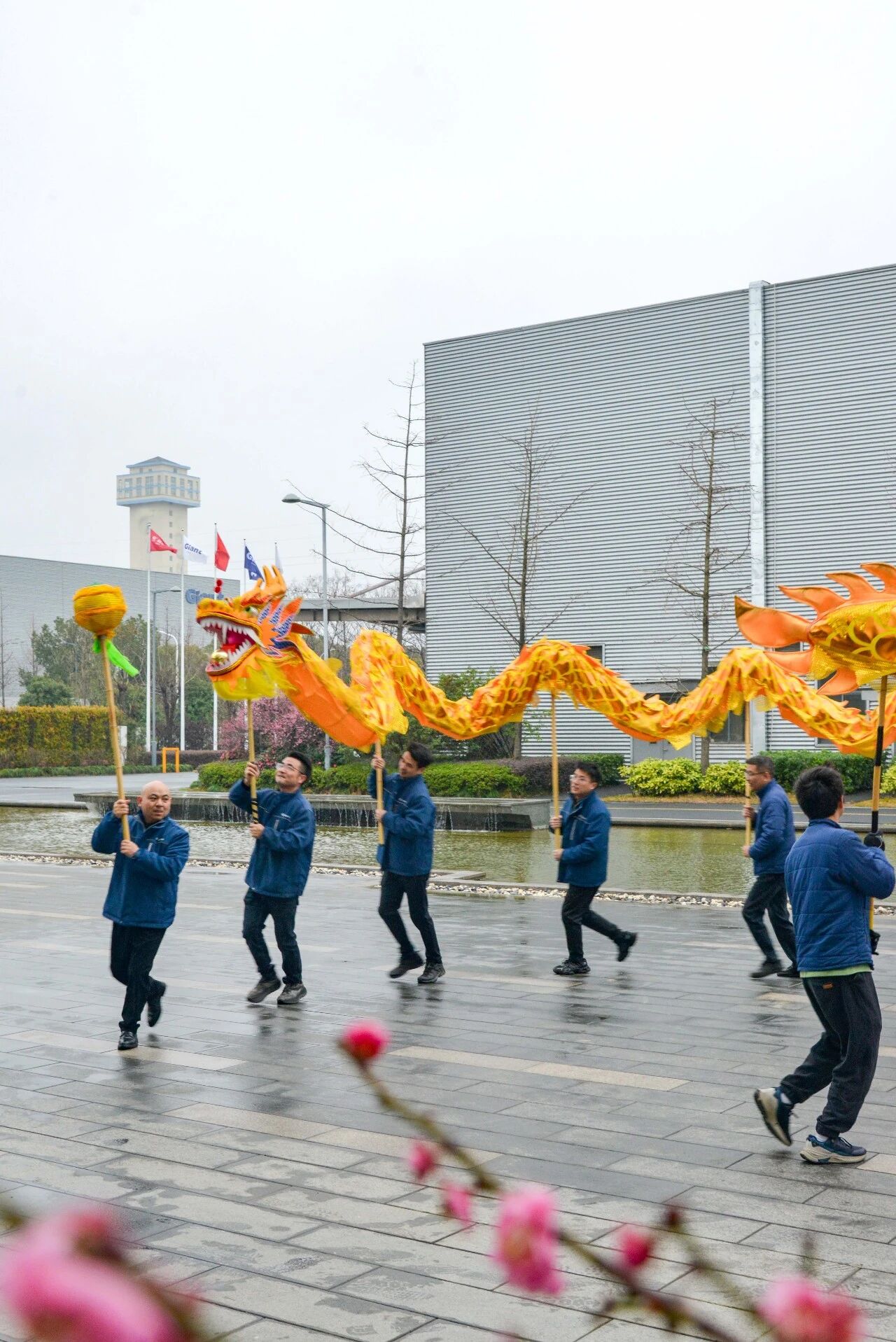 龍馬精神迎開工 巨人集團啟新程