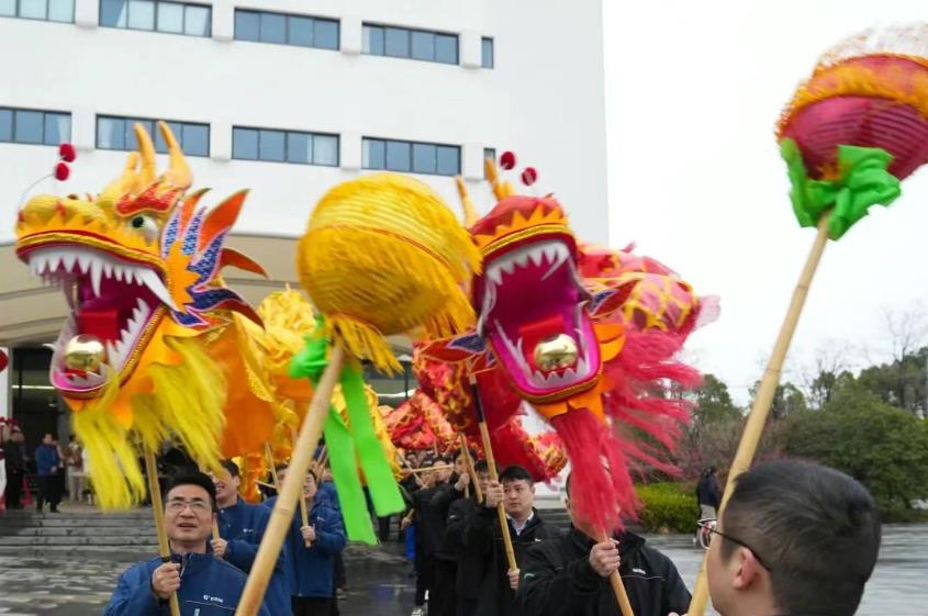 龍馬精神迎開工 巨人集團啟新程