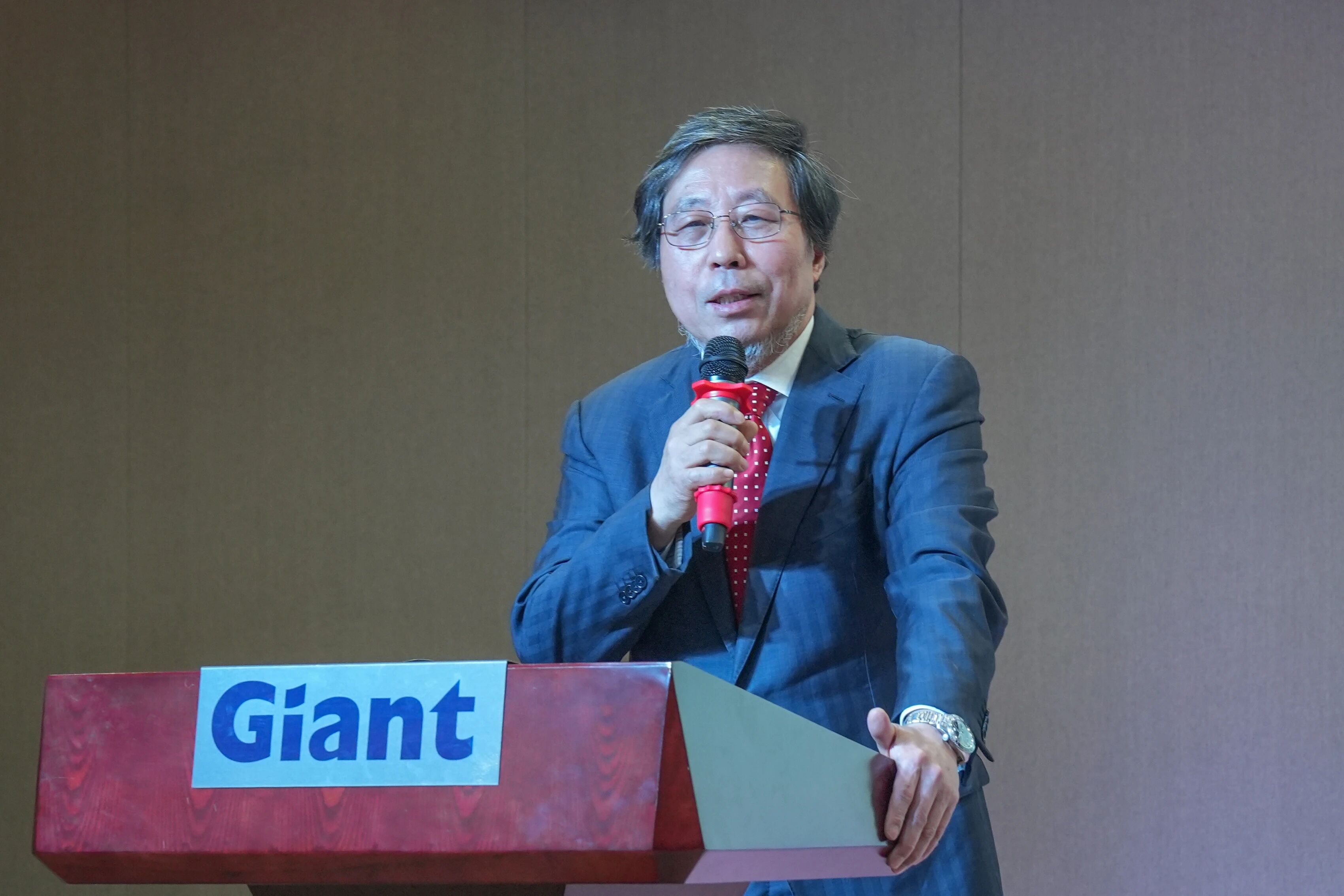 實干 · 突破 · 創(chuàng)未來——巨人集團2026迎春大會