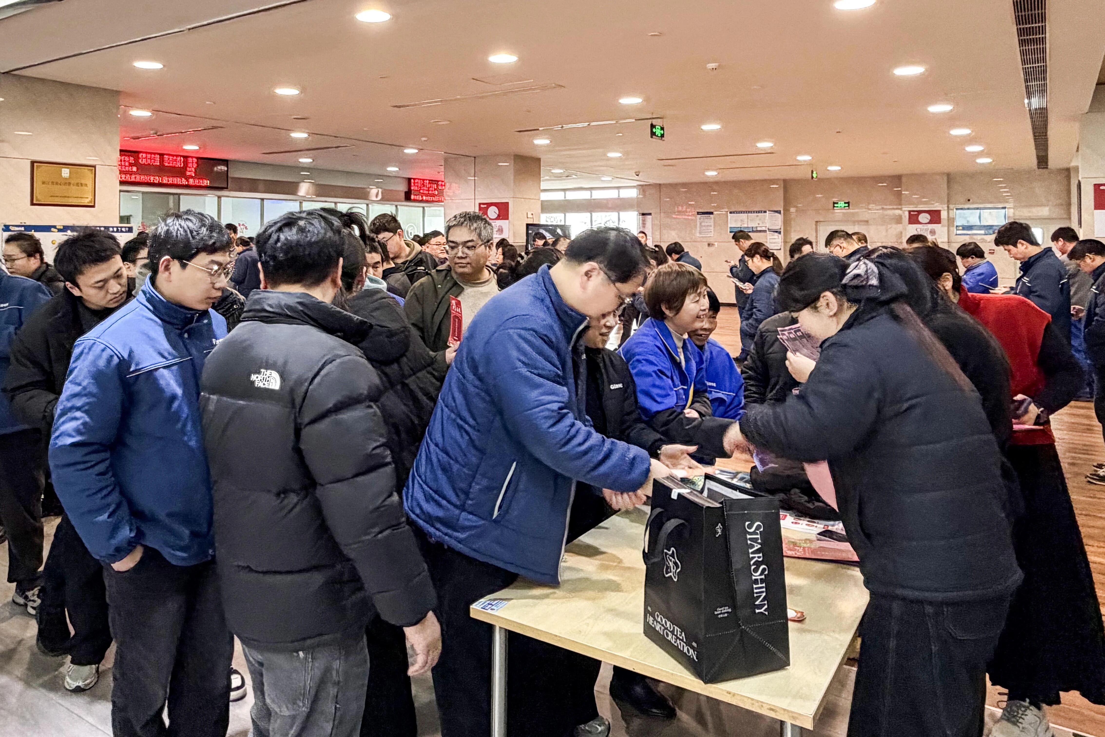 妙趣猜燈謎 歡喜共團圓——巨人集團舉辦元宵活動