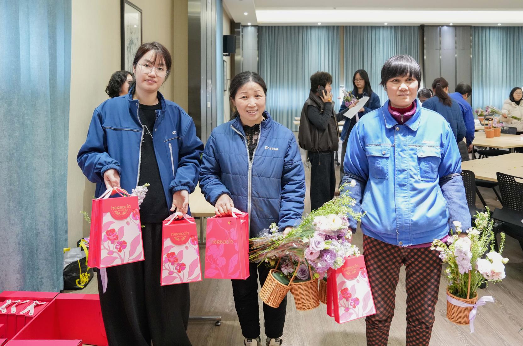 花香潤心田 巾幗綻芳華——巨人集團婦女節活動