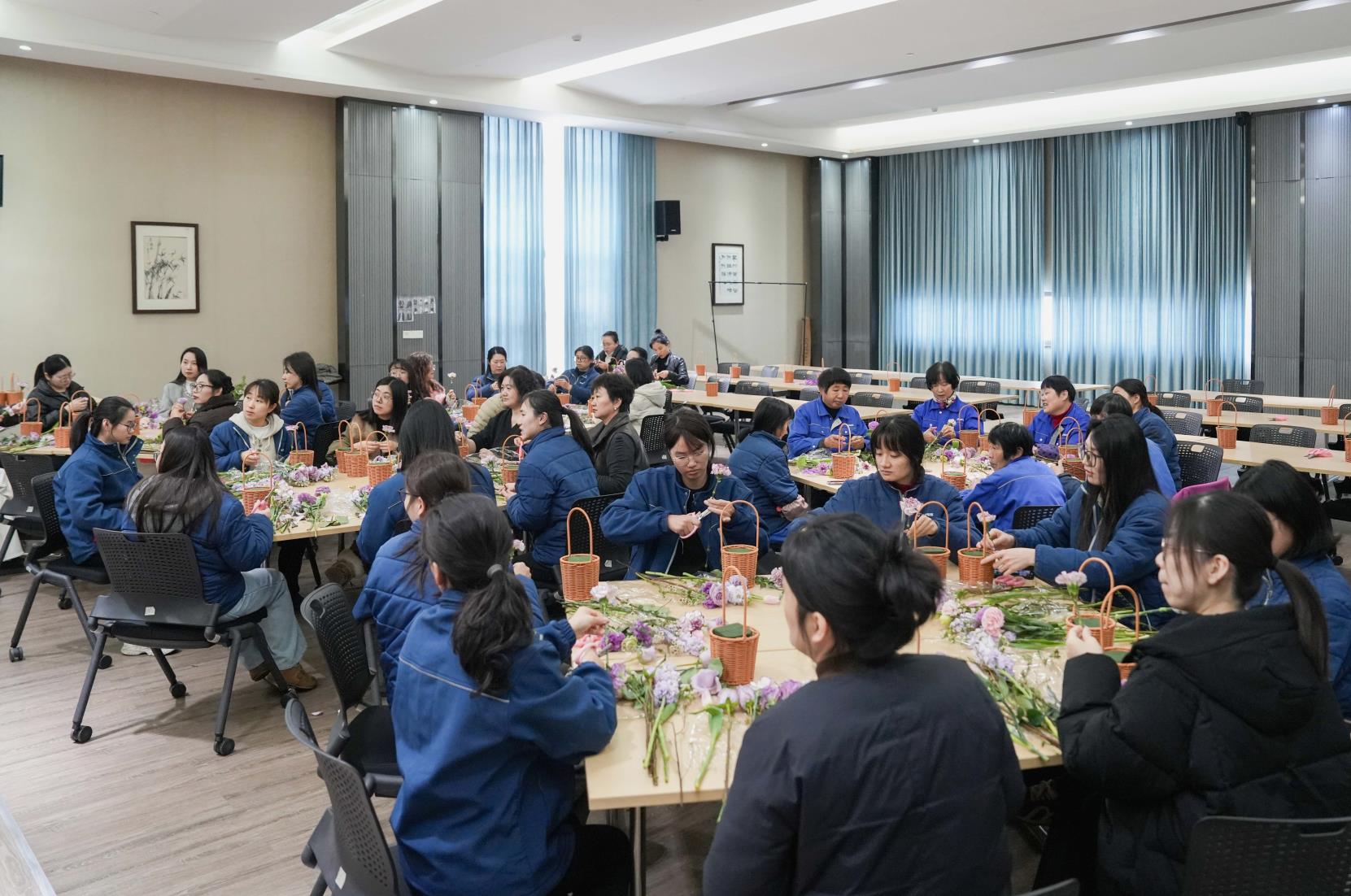 花香潤心田 巾幗綻芳華——巨人集團婦女節活動
